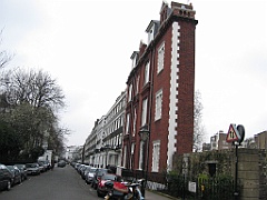 005 Bâtiment étroit